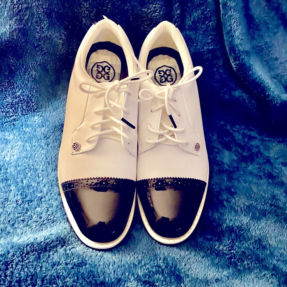 G/Fore Gfore G4 Women’s Golf Shoes. Oxford White with Black Cap Toe.